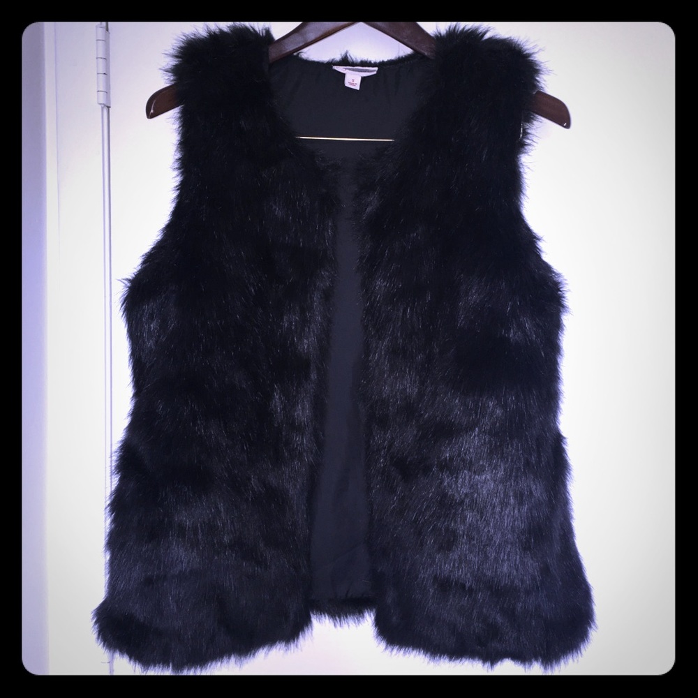Faux fur sleeveless jacket/waistcoat